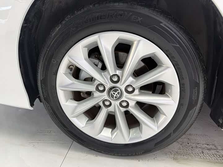 Фото 7 - Toyota Corolla