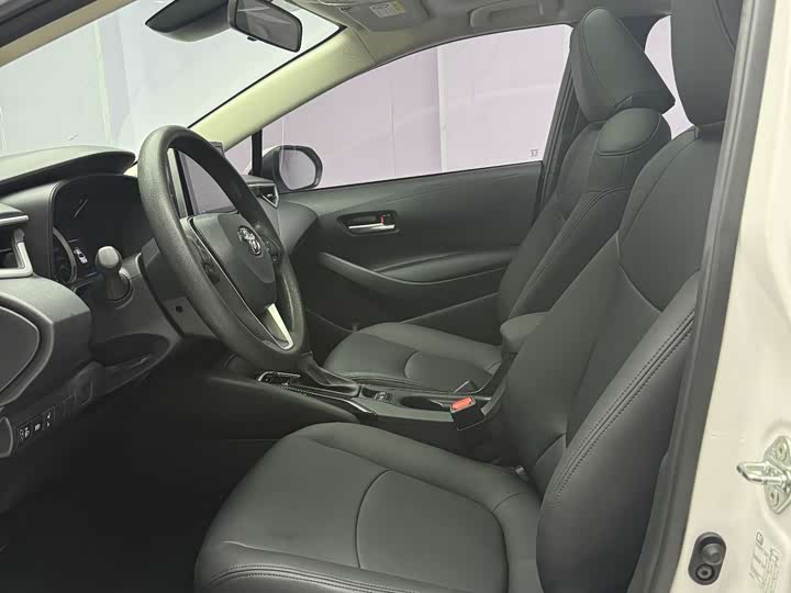 Фото 8 - Toyota Corolla