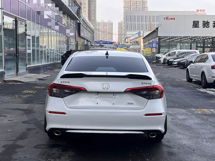 Фото 8 - Honda Civic