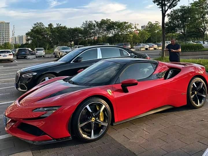 Фото 2 - Ferrari SF90