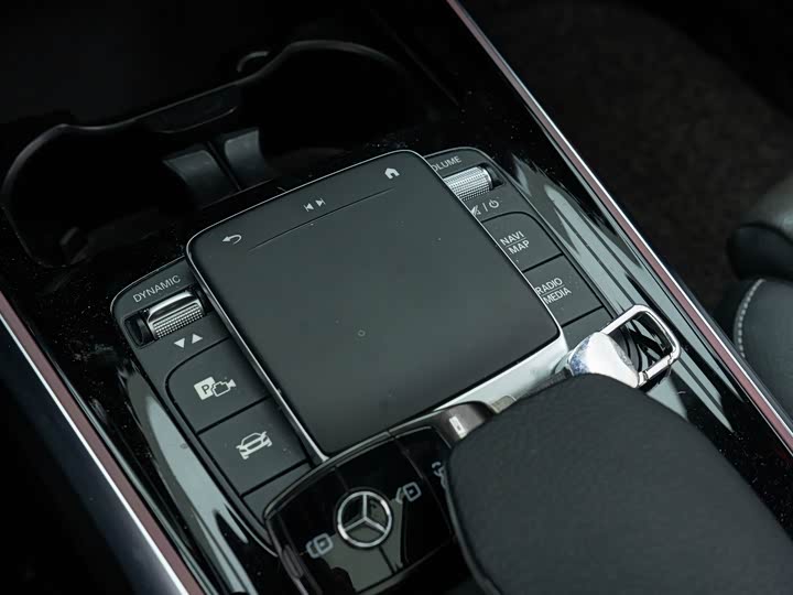 Фото 9 - Mercedes-Benz GLB-Class AMG