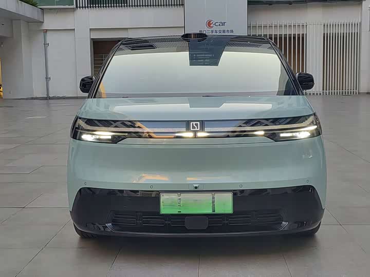 Фото 2 - Zeekr Mix