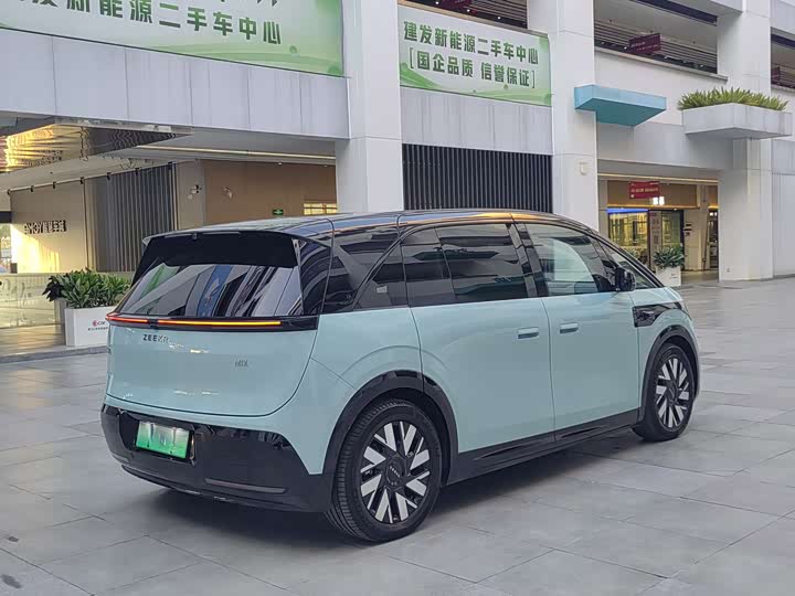 Фото 6 - Zeekr Mix