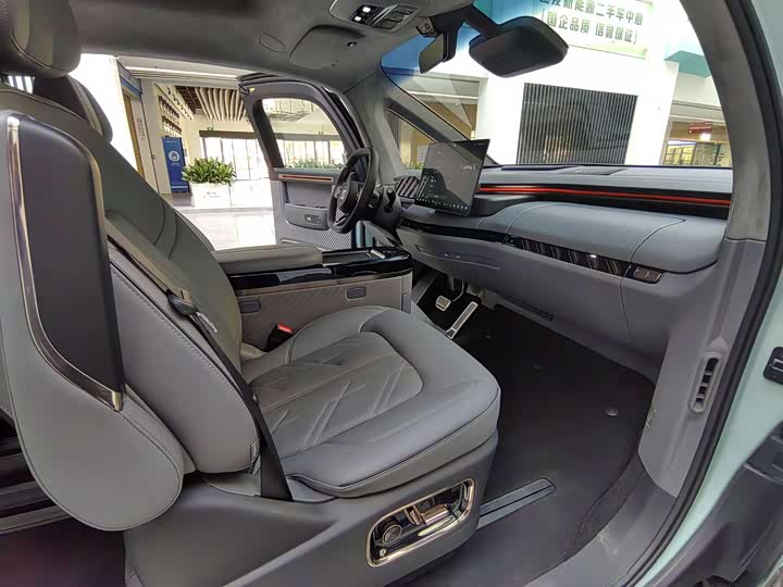 Фото 9 - Zeekr Mix