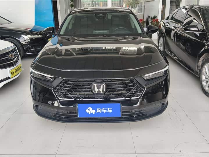 Фото 2 - Honda Accord