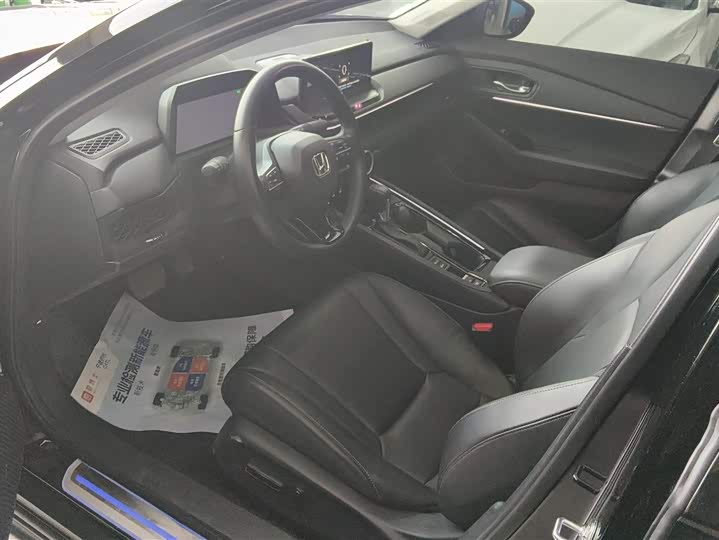 Фото 9 - Honda Accord