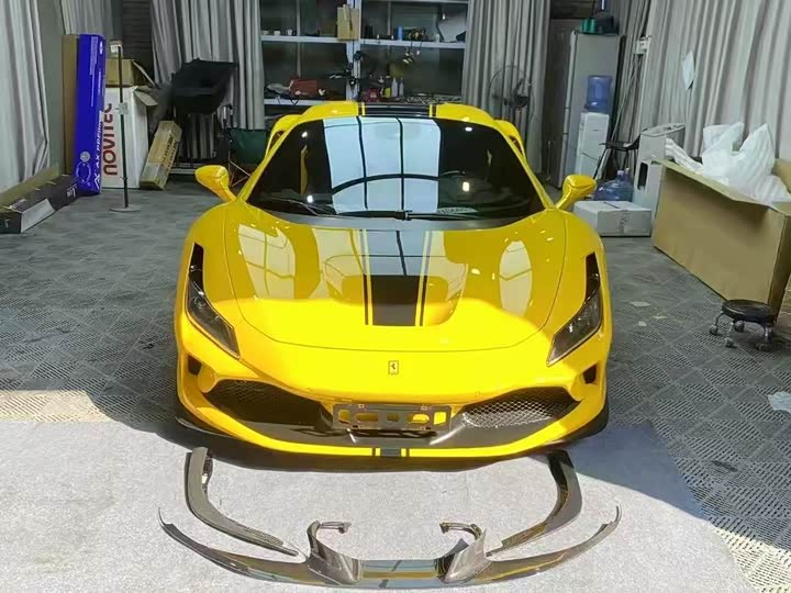 Фото 8 - Ferrari F8