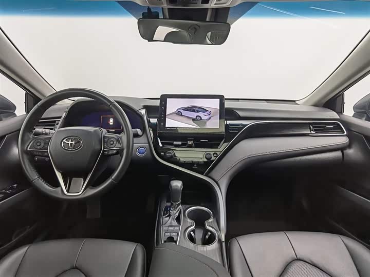 Фото 5 - Toyota Camry