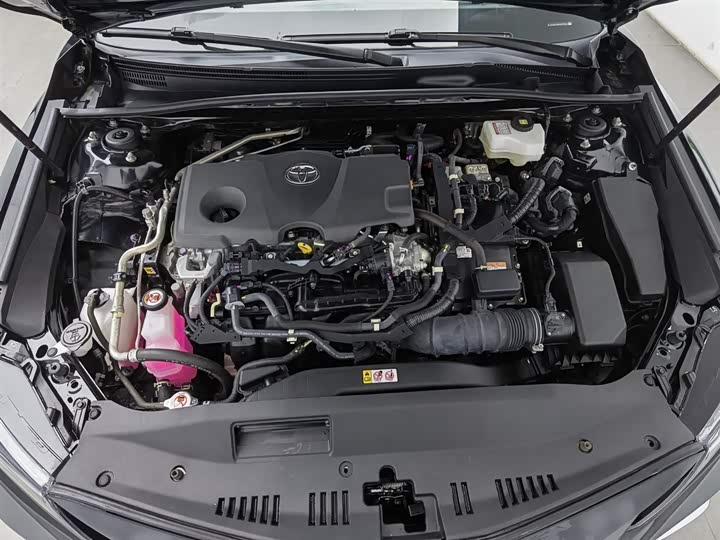 Фото 6 - Toyota Camry