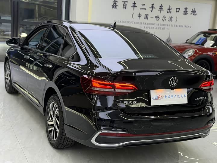 Фото 8 - Volkswagen Lavida