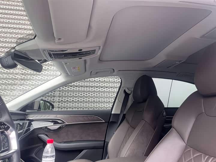 Фото 6 - Audi A8