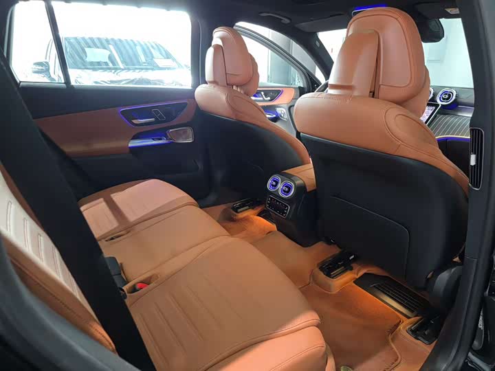 Photo 6 - Mercedes-Benz GLC-Class