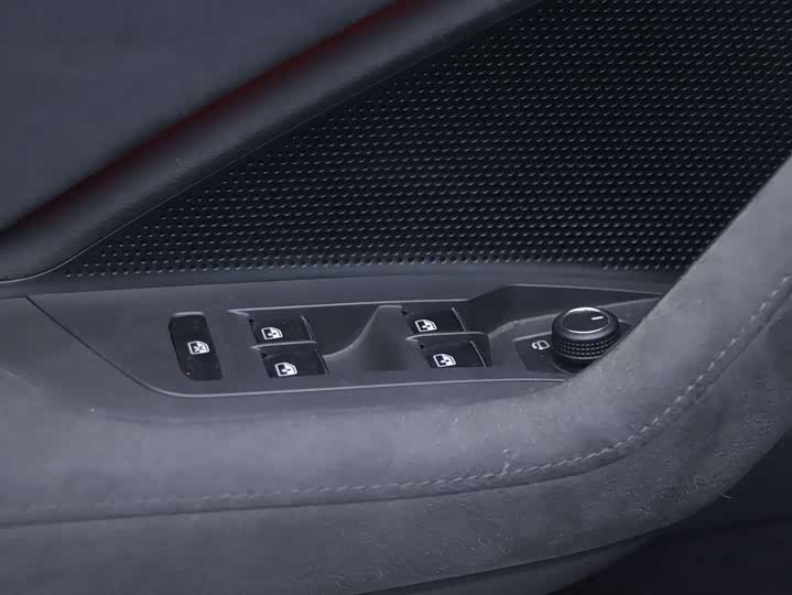 Фото 3 - Volkswagen Tiguan L Pro