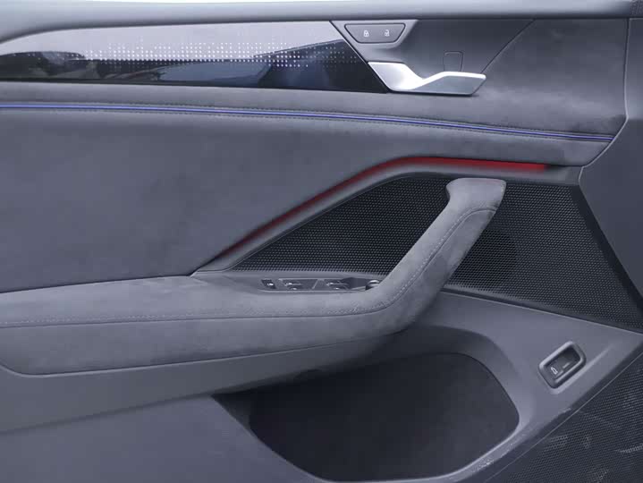 Фото 4 - Volkswagen Tiguan L Pro