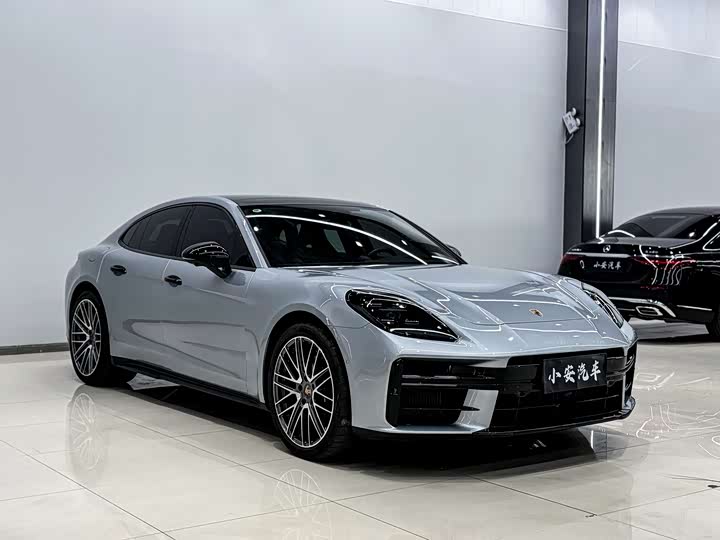 Фото 3 - Porsche Panamera