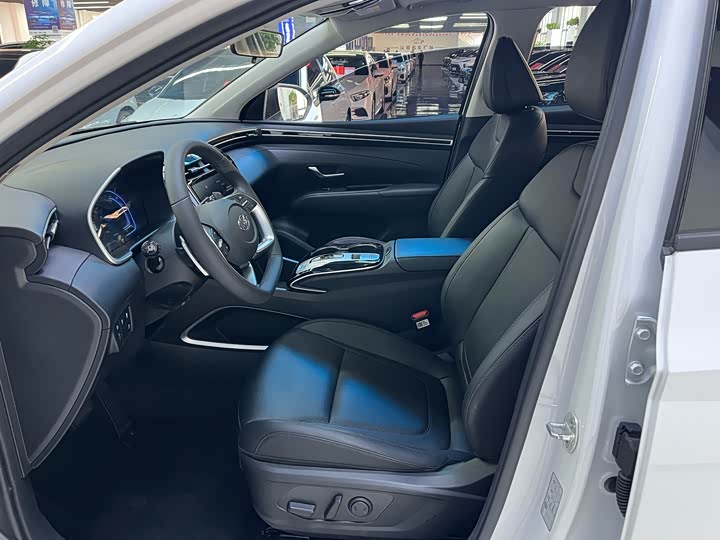 Фото 4 - Hyundai Tucson L