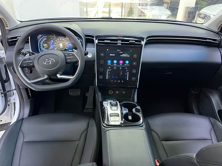 Фото 6 - Hyundai Tucson L