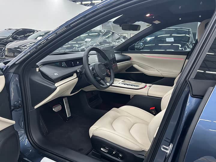 Фото 4 - Xiaomi SU7