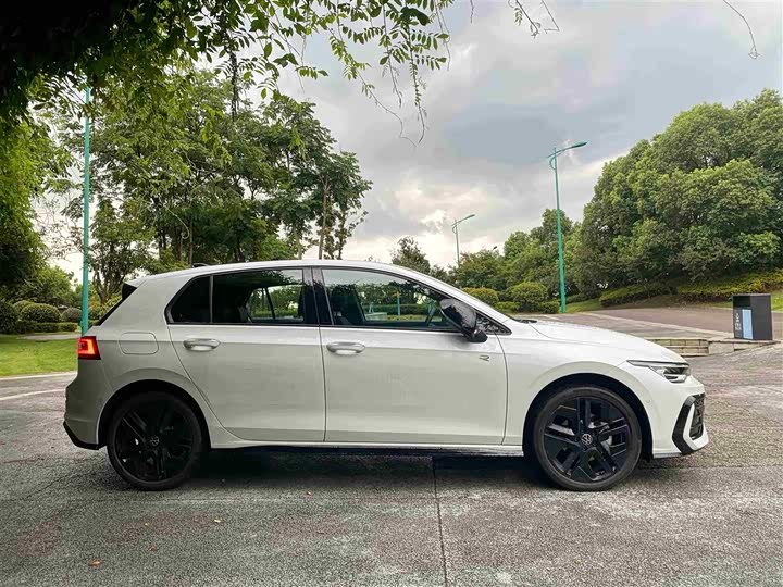 Фото 4 - Volkswagen Golf