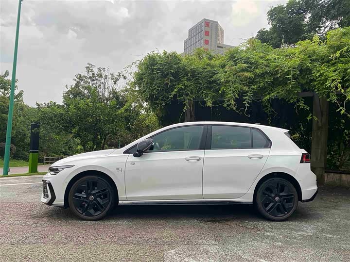 Фото 5 - Volkswagen Golf