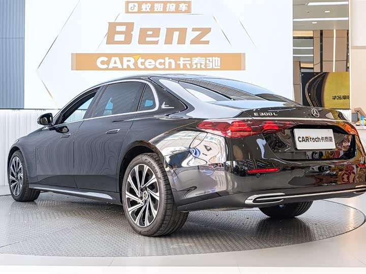 Photo 4 - Mercedes-Benz E-Class