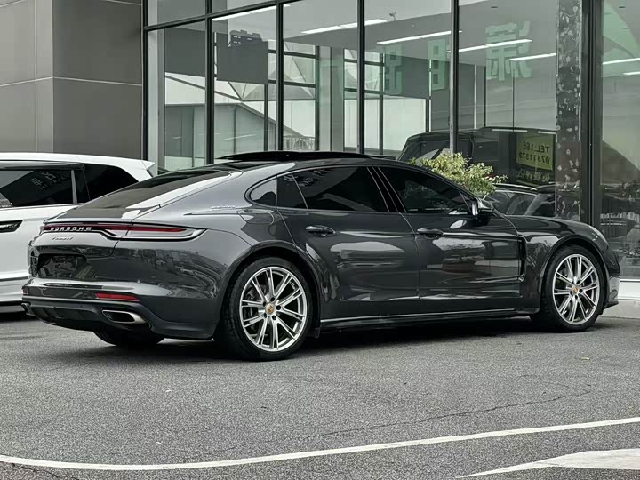 Фото 7 - Porsche Panamera