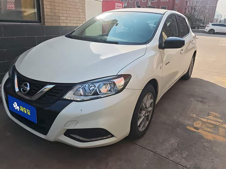 Фото 1 - Nissan Tiida