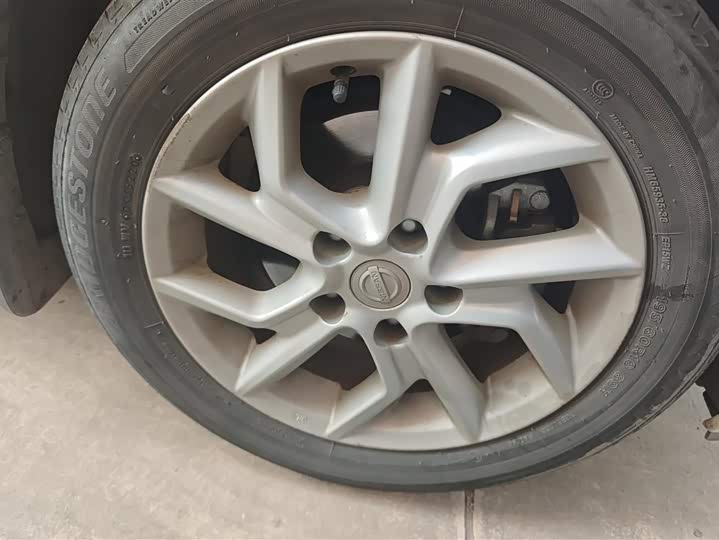 Фото 6 - Nissan Tiida