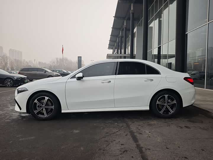 Фото 8 - Mercedes-Benz A-Class