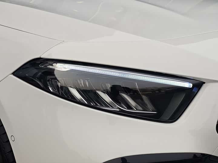 Фото 9 - Mercedes-Benz A-Class