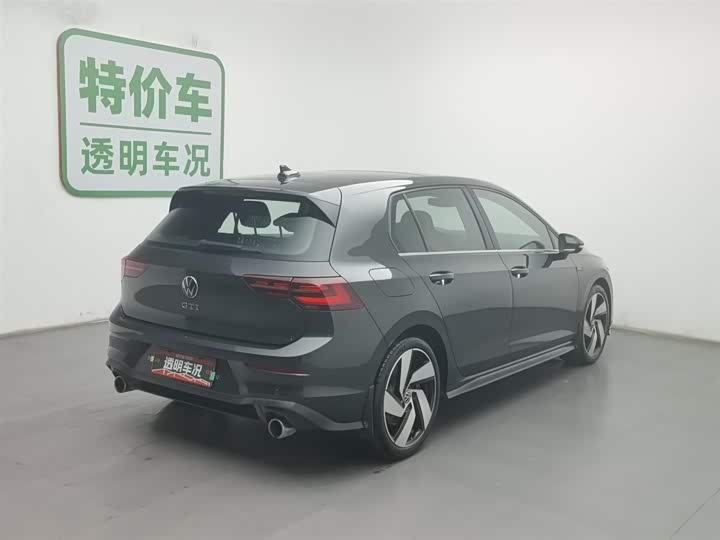 Фото 2 - Volkswagen Golf GTI