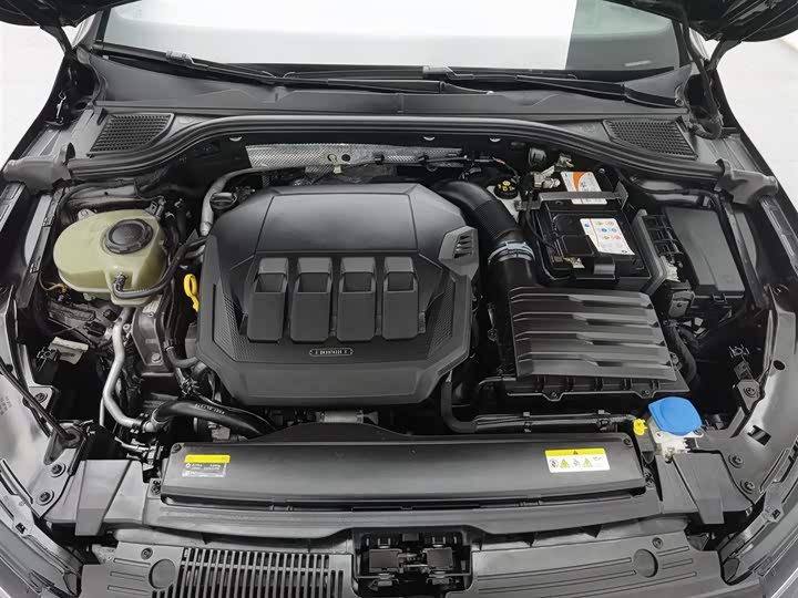 Фото 6 - Volkswagen Golf GTI