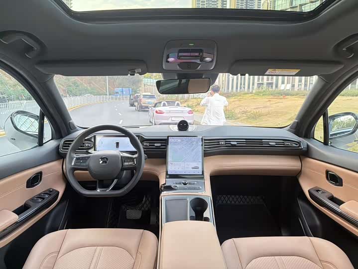 Фото 7 - Nio ES6