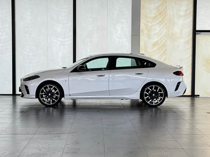 Фото 6 - BMW 2 Series