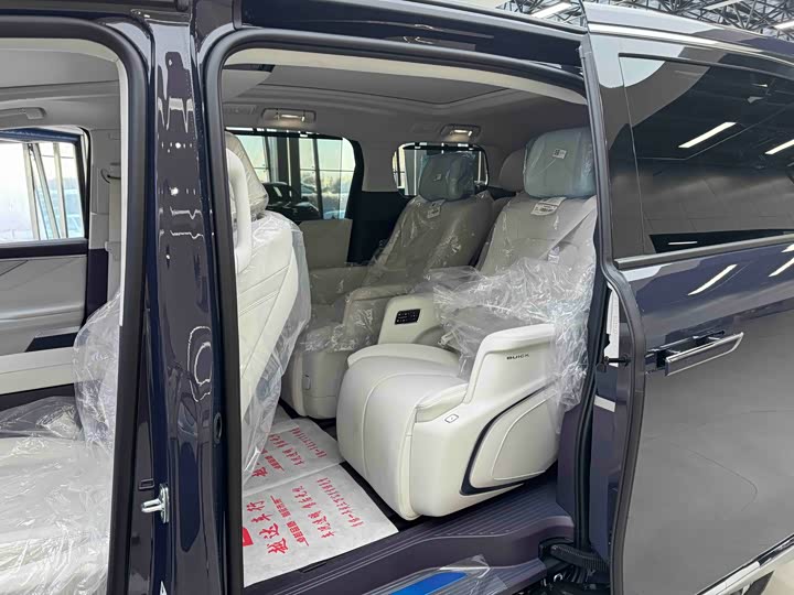 Фото 8 - Buick GL8 Hybrid