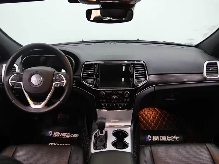 Фото 5 - Jeep Grand Cherokee