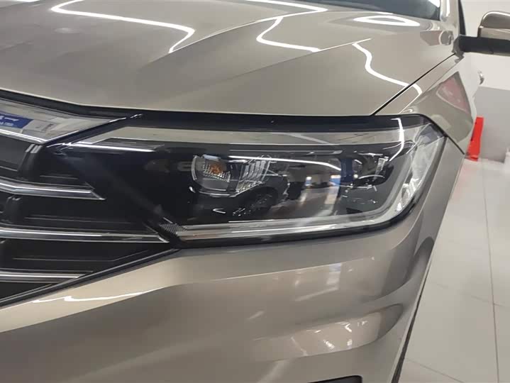 Фото 5 - Volkswagen Sagitar L