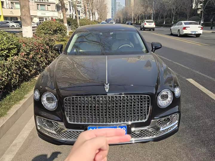 Фото 3 - Bentley Flying Spur