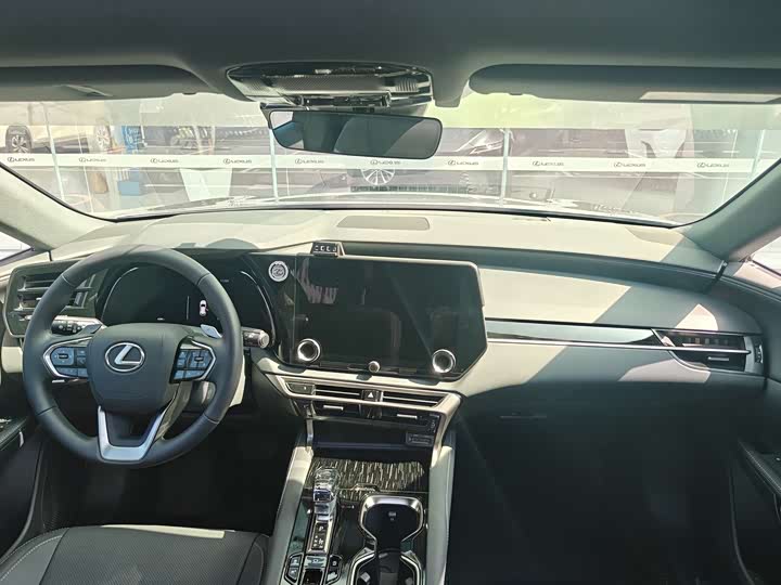 Фото 5 - Lexus RX