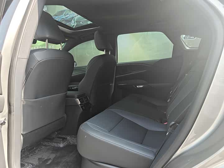 Фото 6 - Lexus RX