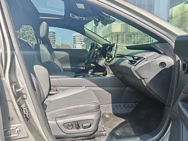 Фото 7 - Lexus RX