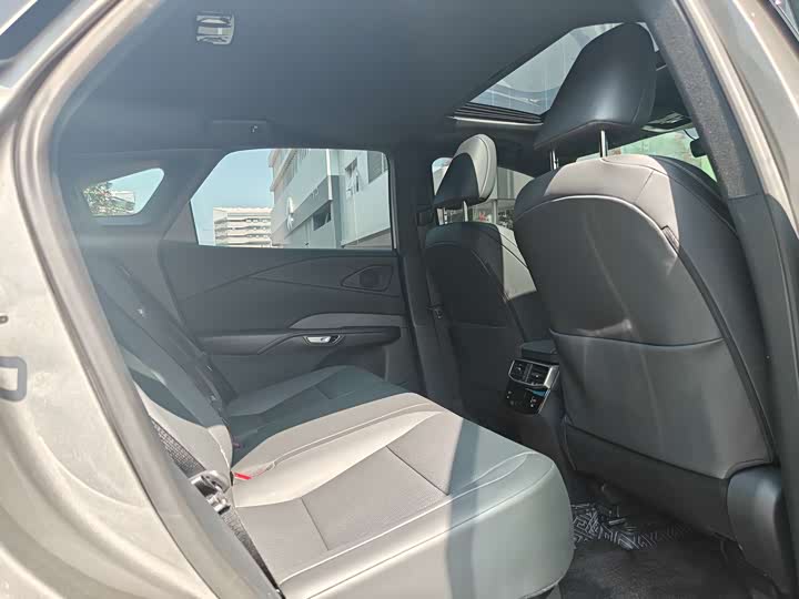 Фото 8 - Lexus RX