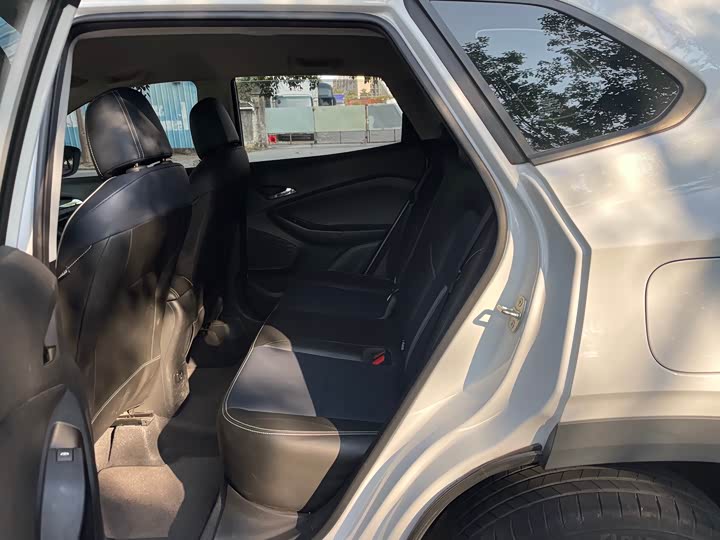 Фото 6 - Chevrolet Tracker