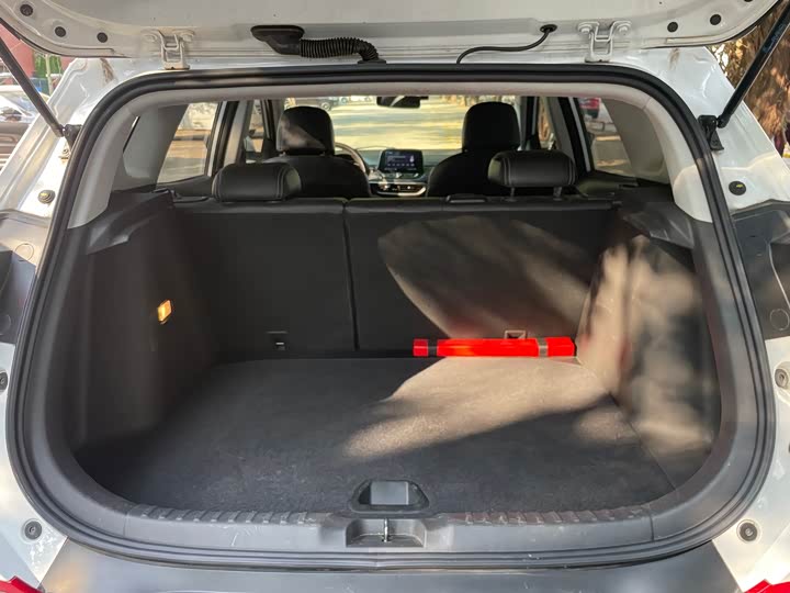 Фото 9 - Chevrolet Tracker