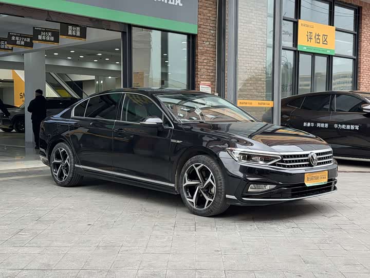 Фото 2 - Volkswagen Magotan