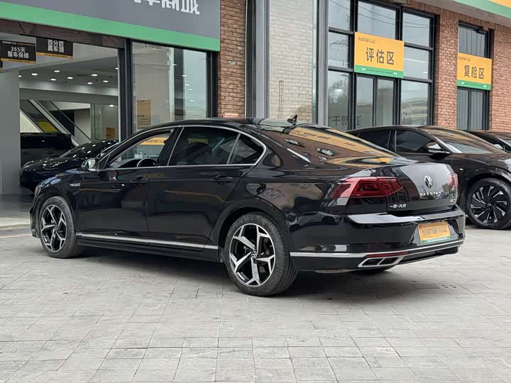 Фото 5 - Volkswagen Magotan