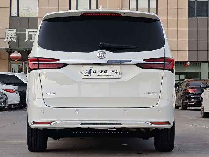 Фото 6 - Buick GL8 ES