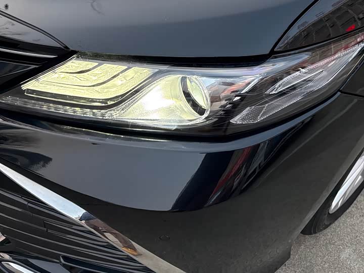 Фото 5 - Toyota Camry