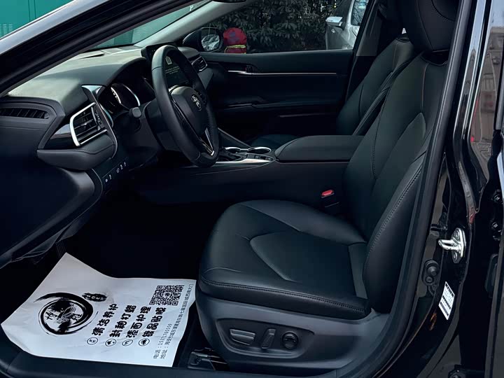 Фото 9 - Toyota Camry