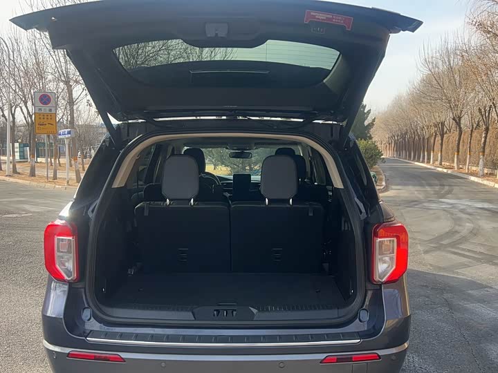 Фото 6 - Ford Explorer